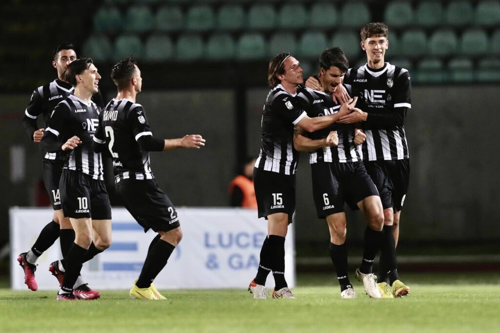 CAMPIONATO SERIE C 2022 2023 ACR SIENA VS GUBBIO RICCARDI GOL ESULTANZA