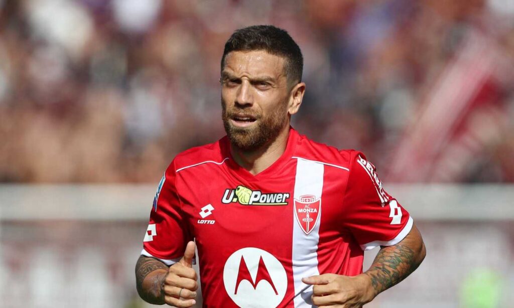 papu.gomez.monza.2023.24.1400x840