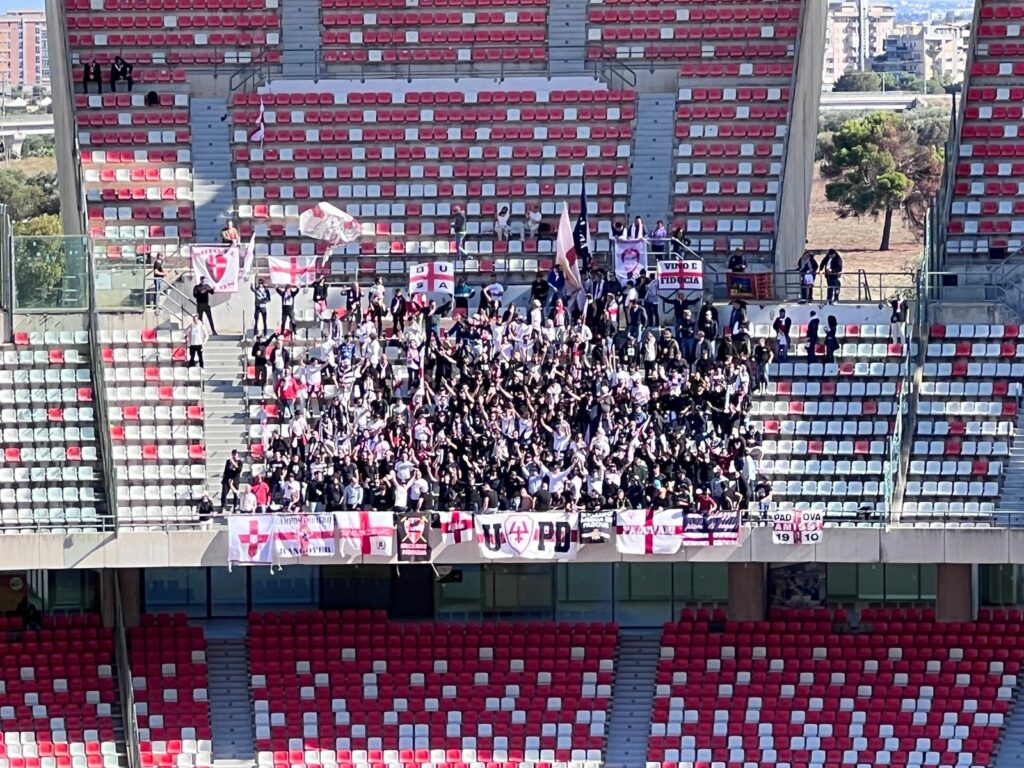 Tifosi Padova a Bari